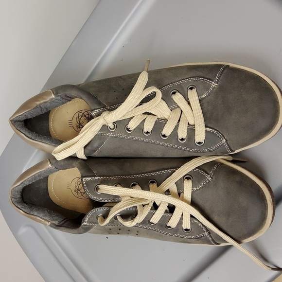 hokus pokus Shoes - Hokus pokus women's size 10 Madia lace up shoes great condition